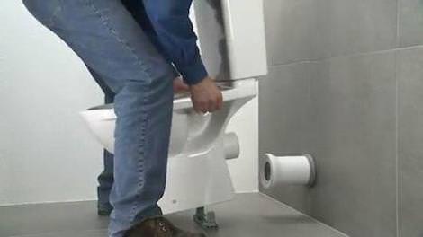 Установка унитаза